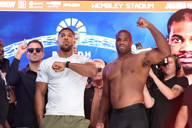 نفاد تذاكر نزال Riyadh Season Card Wembley Edition الاستثنائي في عالم الملاكمة