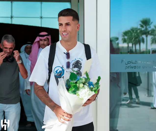 ماذا قال "كانسيلو" نجم الهلال الجديد بعد وصوله إلى الرياض؟