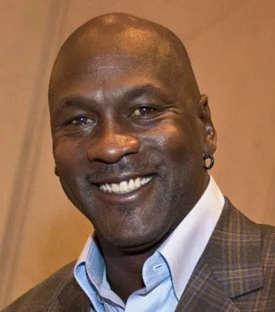  بعد 12 عاماً من المحاولات.. "مايكل جوردن" يبيع قصره بقيمة 15 مليون دولار (صور)