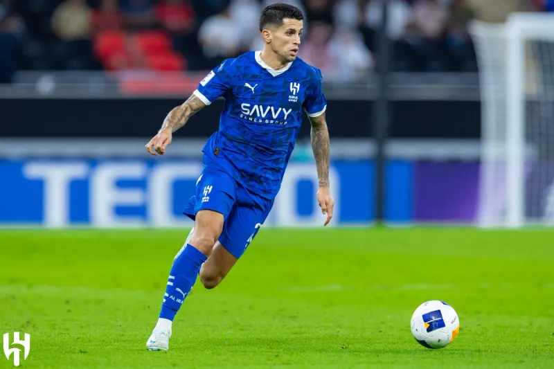 "جواو كانسيلو" بالزي السعودي احتفالاً بهدفه الأول