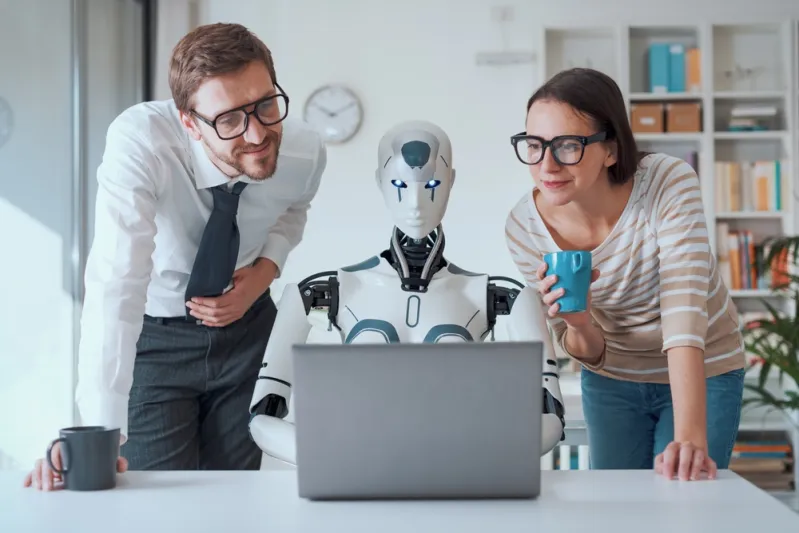 الذكاء الاصطناعي في الشركات - المصدر: Shutterstock من الأتمتة إلى الابتكار.. كيف يعيد الذكاء الاصطناعي تشكيل الشركات الناشئة؟