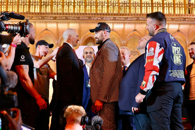 "أوزيك" و"فيوري" يطلقان تصريحاتهما الأولى قبل موقعة 21 ديسمبر في الرياض 