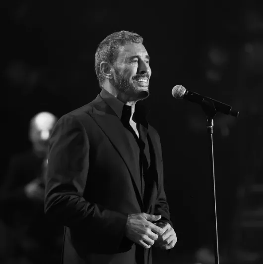 "كاظم الساهر" يحتفي بجمال الفصحى بين سحر "العُلا"