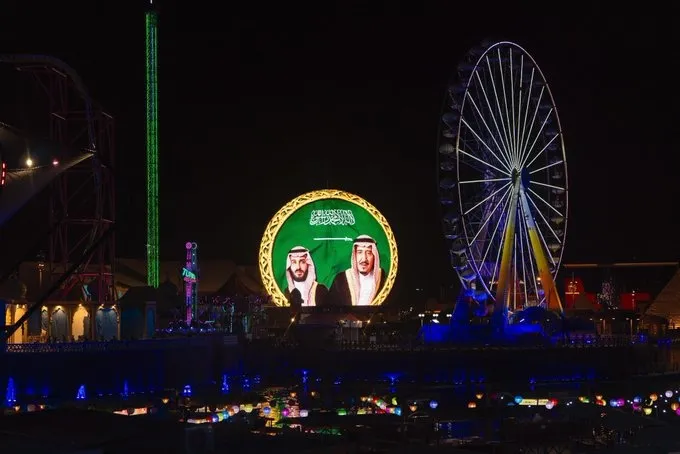 نزالات موسم الرياض 2024.. "سكاي نيكولسون" تهزم "رافين تشابمان" في وزن الريشة