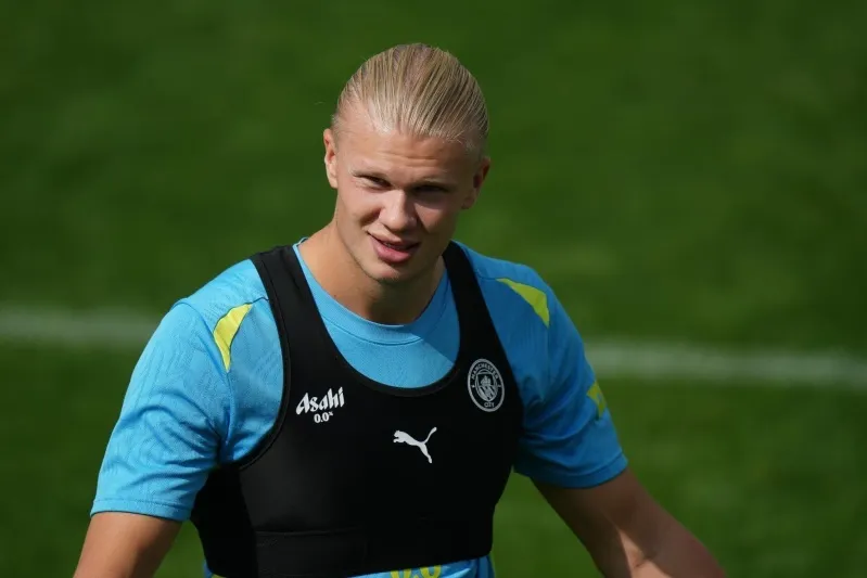 "هالاند" يُحدث ثورة غذائية في "مانشستر سيتي"!