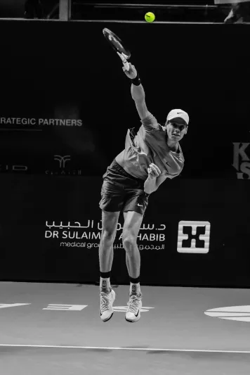 "ألكاراز" يواجه "سينر" في نهائي "Six Kings Slam" ضمن "موسم الرياض"