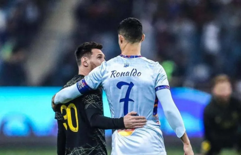 "رونالدو" أم "ميسي".. من يصل للهدف الـ1000 أولًا؟ الذكاء الاصطناعي يجيب