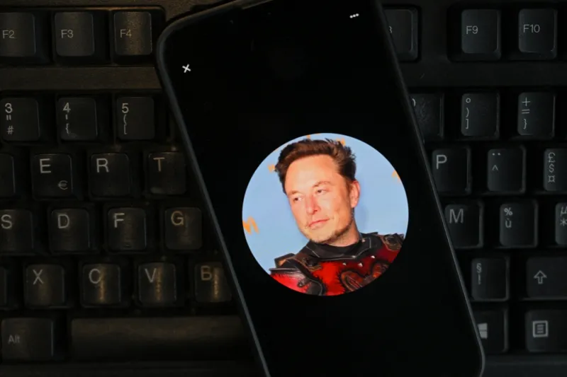 إيلون ماسك يشتري أسهمًا في تويتر بـ 3مليارات دولار