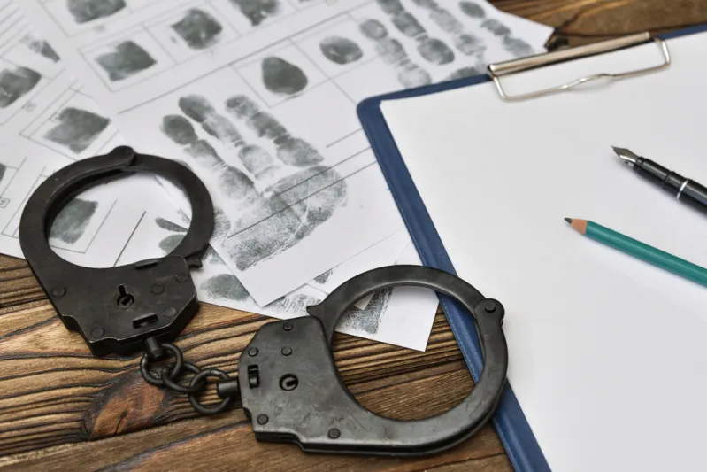 شاهد| شخص يحاول الهروب من الشرطة.. فكانت النتيجة؟؟