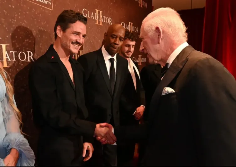 "الملك تشارلز الثالث" يشارك نجوم Gladiator II عرضهم الأول في لندن (فيديو) 