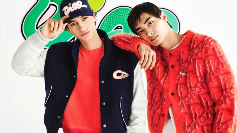 تعاون الأناقة بالمرح.. علامة Dior الفاخرة بطابع Kaws الفريد