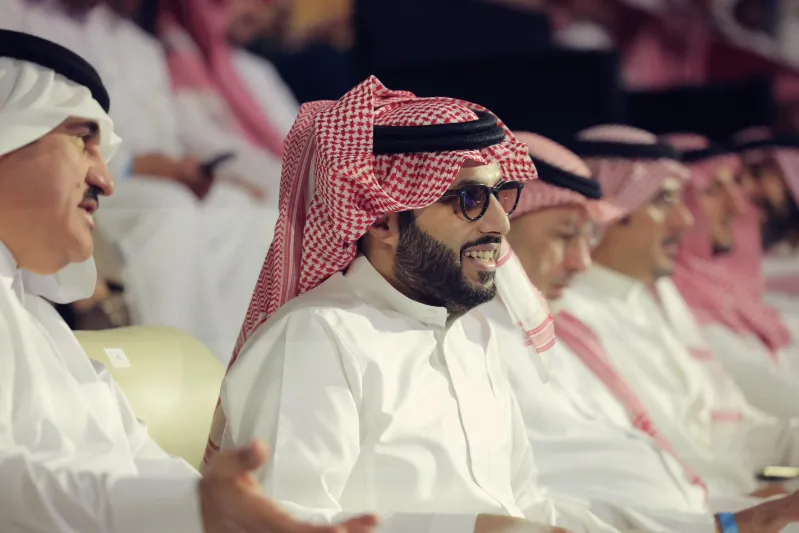 تركي آل الشيخ يعلن عن القائمة الطويلة المنافسة في جائزة القلم الذهبي