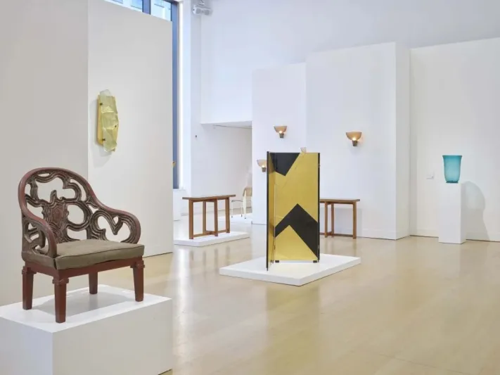 قطع فنية بتصاميم تاريخية تحقق أرباحًا قياسية في مزاد فيليبس بلندن