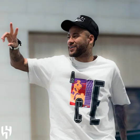 "نيمار" يحسم موقفه من الاستمرار مع "الهلال" السعودي  