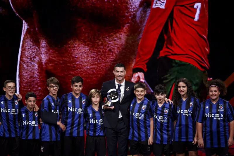 "رونالدو" يثير جمهوره بتصريحات جديدة حول الاعتزال! (فيديو)  