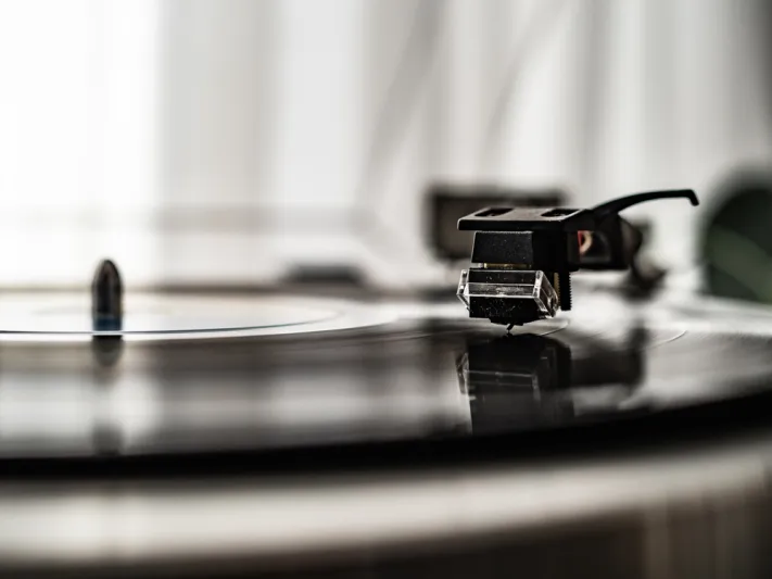 حل لغز الأغنية الأكثر غموضًا في الإنترنت بعد 17 عامًا من البحث