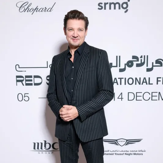 خلال جلسته الحوارية بمهرجان البحر الأحمر.. "جيريمي رينر" يصف نفسه بـ"الرجل الحديدي"!