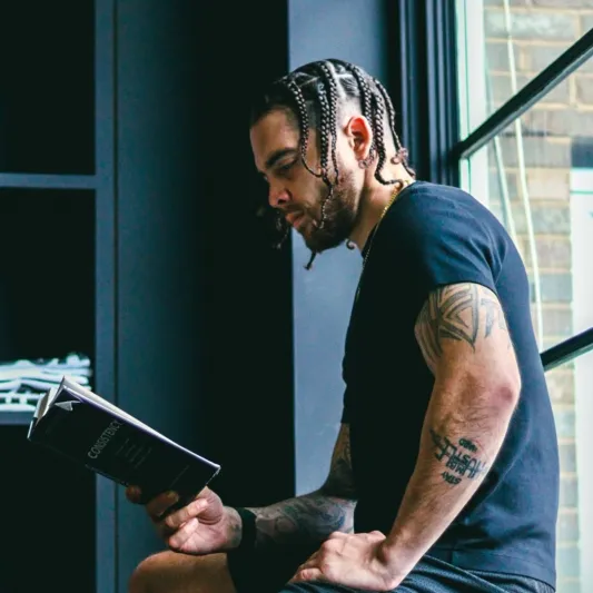 وفاة الملاكم "بول بامبا" بعد أيام من فوزه بلقب رابطة الملاكمة العالمية