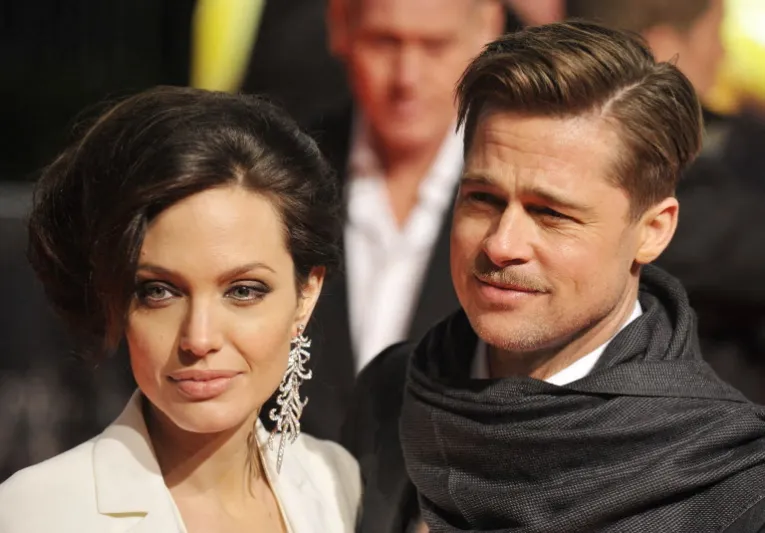 يشعر بافتقادهم.. "براد بيت" يعتقد أن طليقته تنفذ خطة لإبعاد أطفاله عنه!