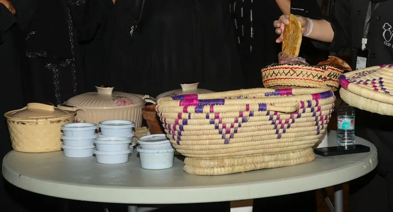 مهرجان "الحنيذ" في محايل عسير يجذب 3 آلاف زائر في يومه الأول