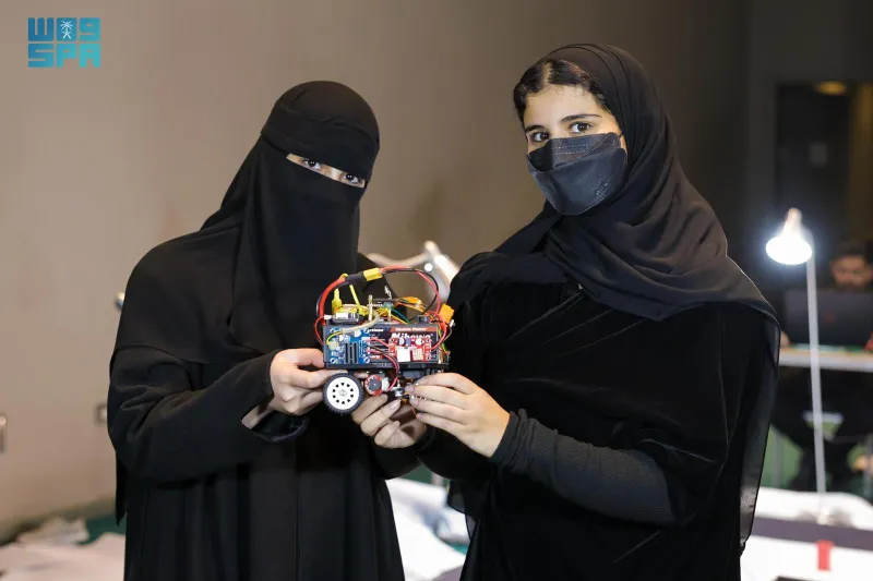 سعوديتان تحققان المركز الأول عربيًا والتاسع عالميًا في الأولمبياد العالمي للروبوت