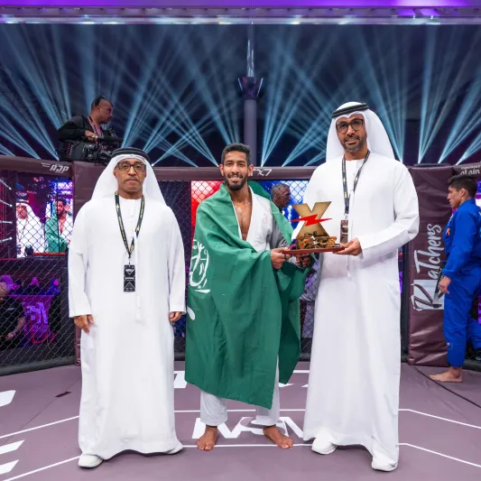 عبد الملك المرضي أول سعودي يتوج في بطولة أبوظبي إكستريم (فيديو)