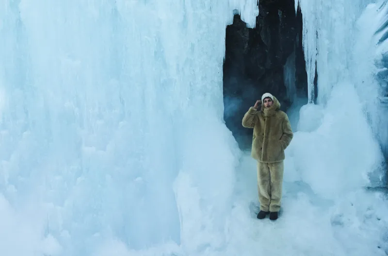 أناقة القمم البيضاء.. إلهام مشبع بالنقاء