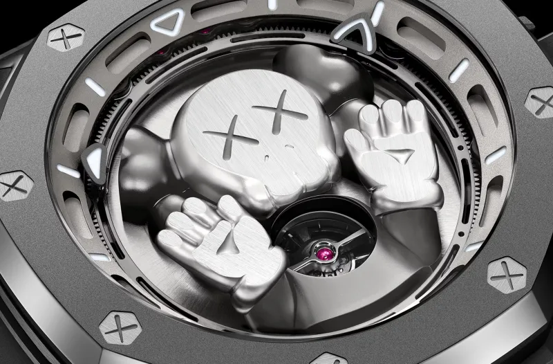 Audemars Piguet تطلق ساعتها الفاخرة الأحدث بطابع Kaws المرح.. إصدار محدود من الفخامة