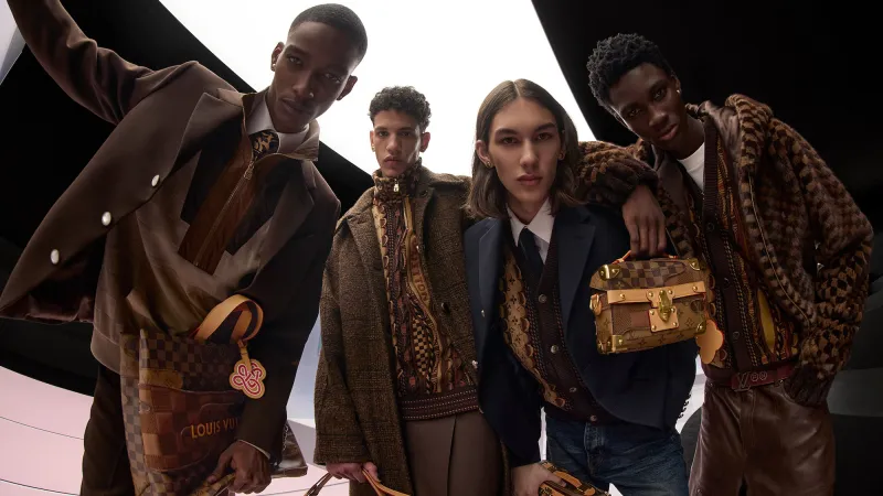 مجموعة شتاء 2025 للرجال من علامة لوي فيتون Louis Vuitton - المصدر : Louis Vuitton إطلالات مميزة من أسبوع باريس للموضة الرجالية تعكس التفرد