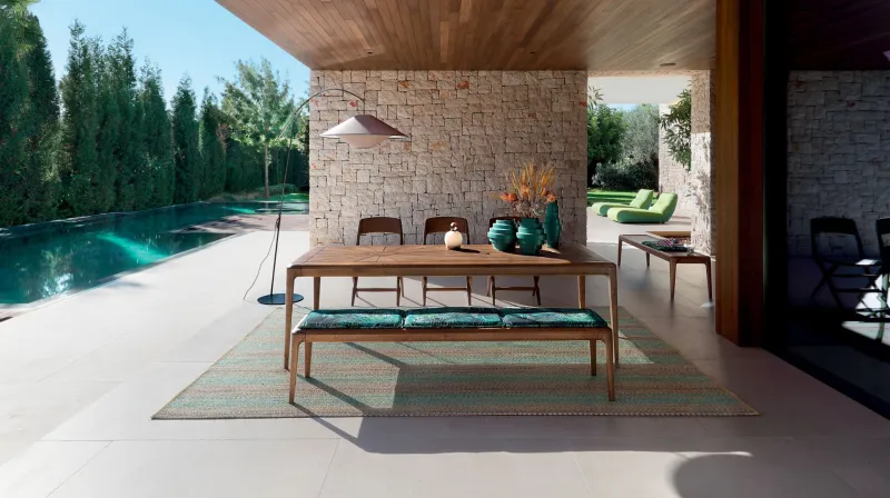 ديكور مميز لأجواء راقية.. 5 مقاعد Bench تضفي فخامة على منزلك