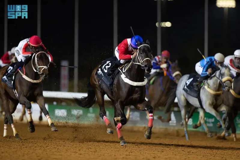 تتويج الفائزين بكؤوس الملك عبدالعزيز وخادم الحرمين الشريفين للخيل