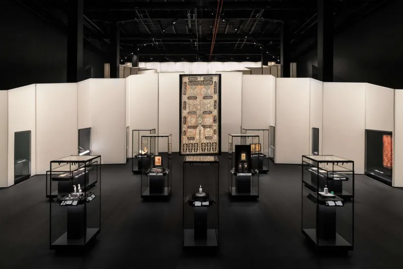 "وما بينهما" تجربة استكشافية متكاملة تؤطرها جدة في "بينالي الفنون الإسلامية 2025"