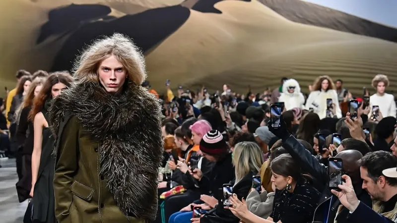 لمحات من الماضي وأناقة الحاضر.. أزياء ختام أسبوع الموضة في باريس