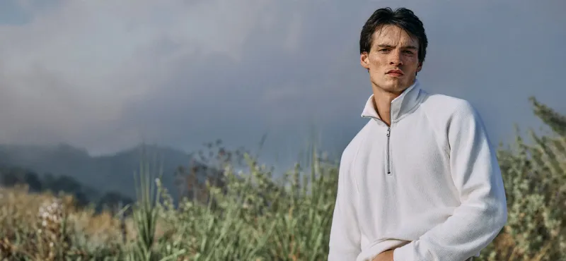 لإطلالة استثنائية في مختلف الأوقات .. 5 سترات Quarter Zip بلمسات خاصة