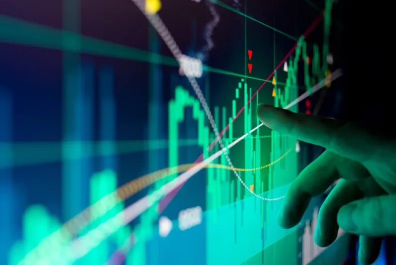 استثمارات النخبة: كيف يوزع الأثرياء العرب أموالهم بين المخاطرة والمحافظة؟