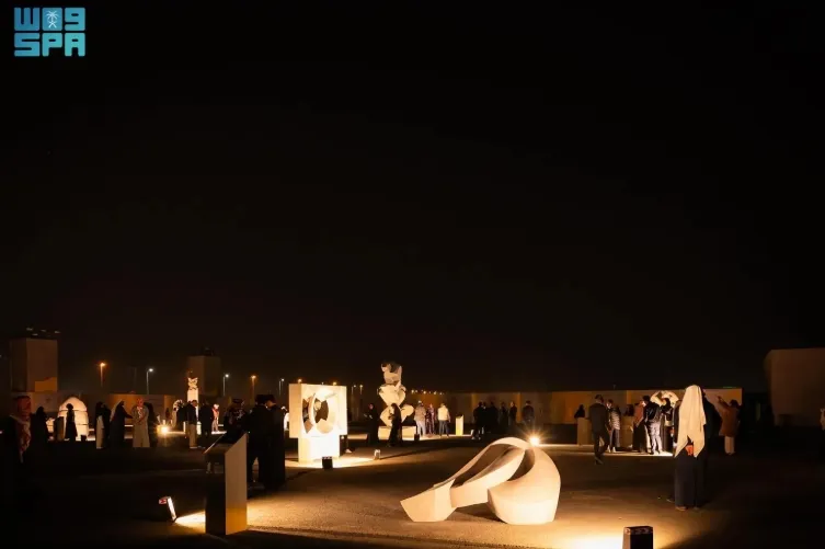 معرض "طويق للنحت 2025" يفتح أبوابه لعرض 30 منحوتة عالمية