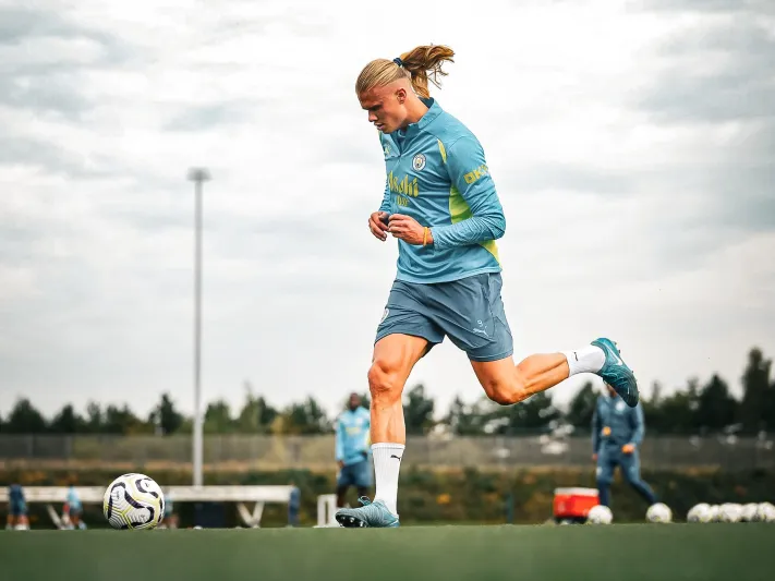 أسرع لاعبي دوري أبطال أوروبا.. هالاند في الصدارة وثنائي عربي 