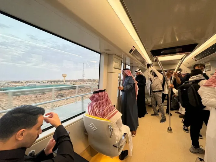 مواعيد تشغيل قطار وحافلات الرياض في عيد الفطر 2025