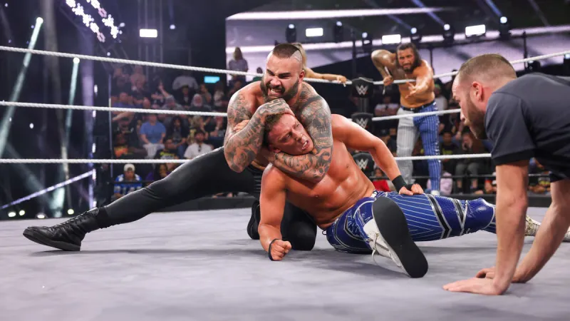 ريكِي سانتس يحقق أول فوز فردي له.. تعرف على نتائج نزالات WWE NXT