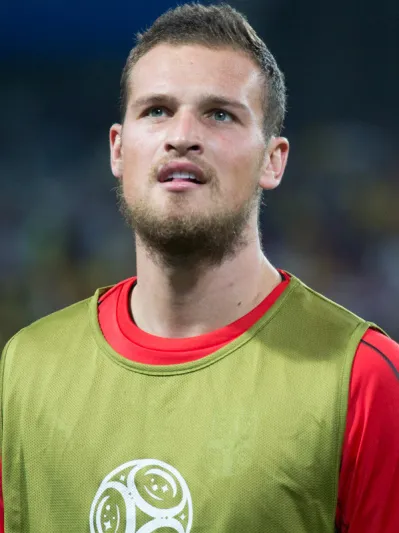 حارس الاتحاد رايكوفيتش يتألق دوليًا ويقود صربيا لانتصار مهم