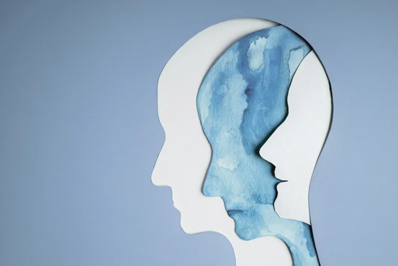 دراسة تكشف: متى نشعر بأقصى درجات التعاسة؟