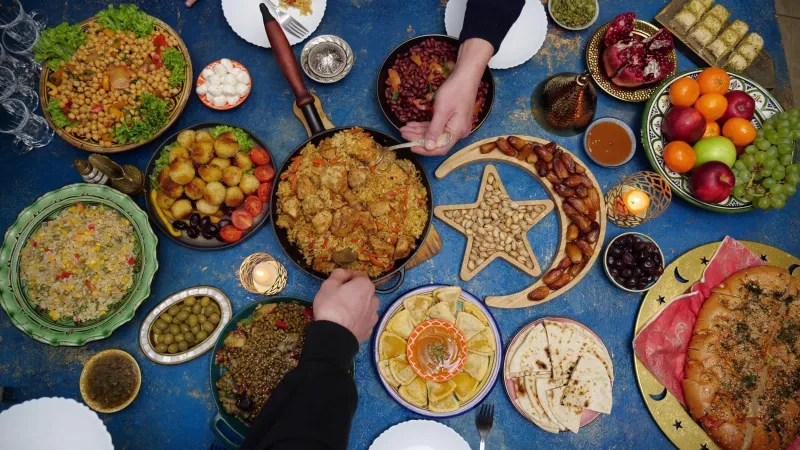 أشهر أطباق رمضان في الدول العربية - المصدر shutterstock تجمع بين التراث والمذاق الشهي.. أشهر أطباق رمضان في الدول العربية