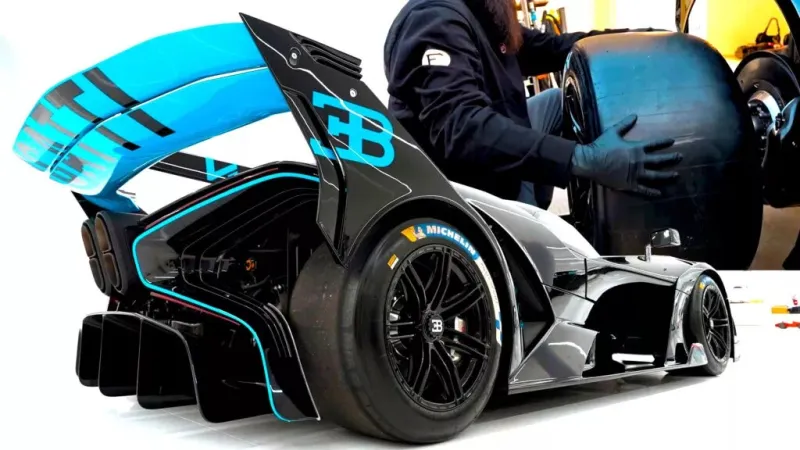 إطارات بوجاتي بوليد تدوم 60 كيلومترًا فقط وتكلف أكثر من سيارة مستعملة! ( فيديو) 