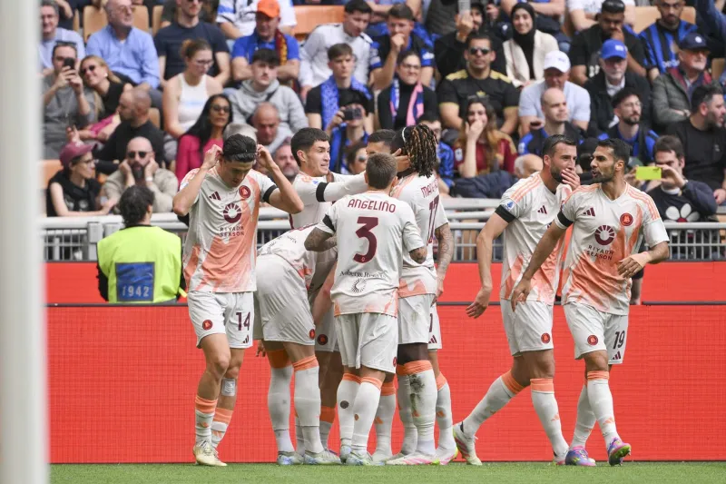 إنتر ميلان يخسر وسط جماهيره أمام روما في الدوري الإيطالي (فيديو)