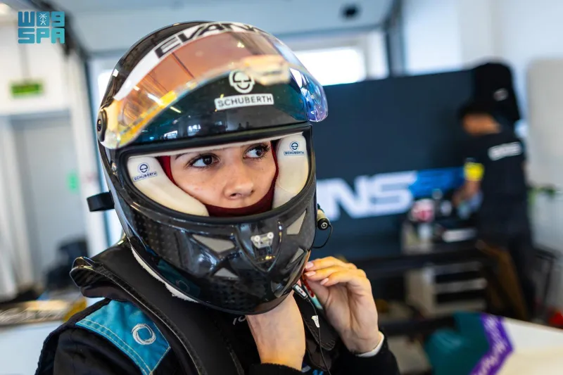 فرح اليوسف.. سائقة سعودية تخلد إنجازًا تاريخيًا في الفورمولا 1  