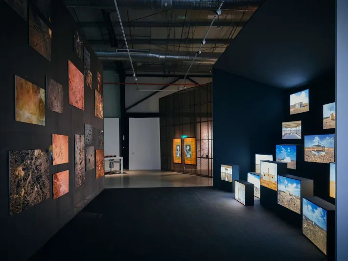 معرض فن المملكة: الإبداع السعودي يفتح نوافذه على العالم 