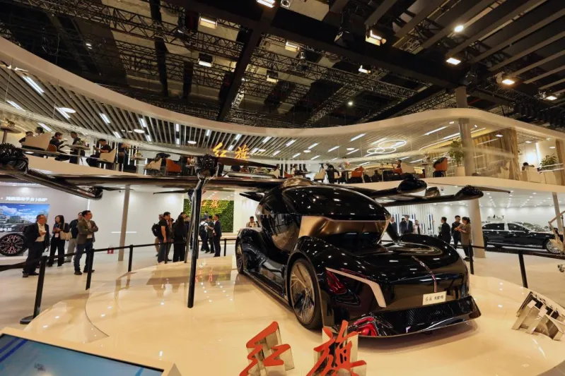 هونجتشي تدخل عصر السيارات الطائرة برحلة أولى في 2025