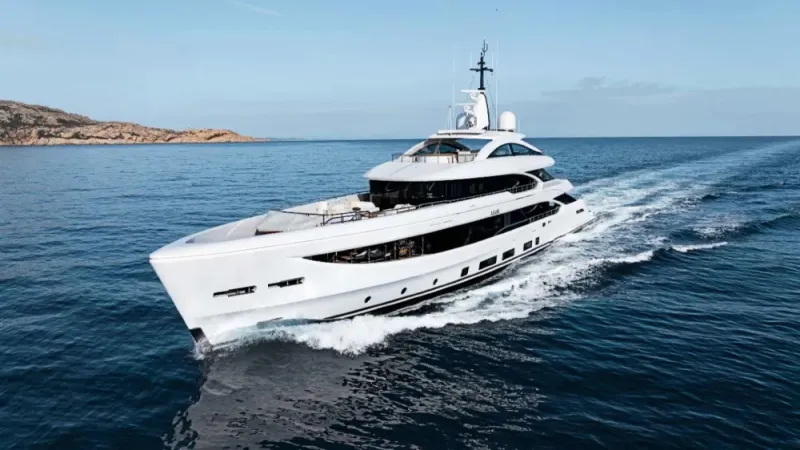 Asani: أول يخت فاخر مزوّد بأعمال فنية صمّمها روبوت.. وهذه أبرز ملامحه