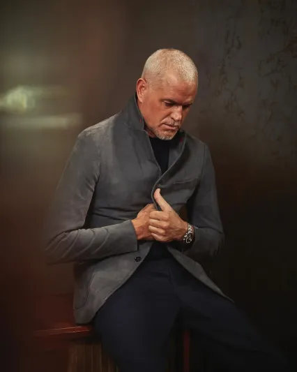 إريك داين يعلن إصابته بمرض عصبي مميت.. فما هي أعراضه؟