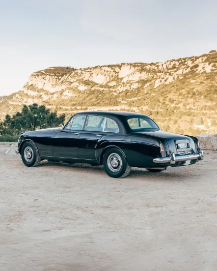 تحفة نادرة.. بنتلي فلايينج سبير 1961 مملوكة لجاري كوبر في مزاد فاخر ( صور)